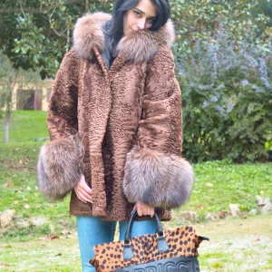 Astrakan marrone con Volpe e cappuccio