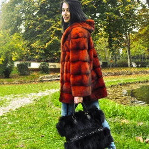 Giaccone Visone rosso con cappuccio